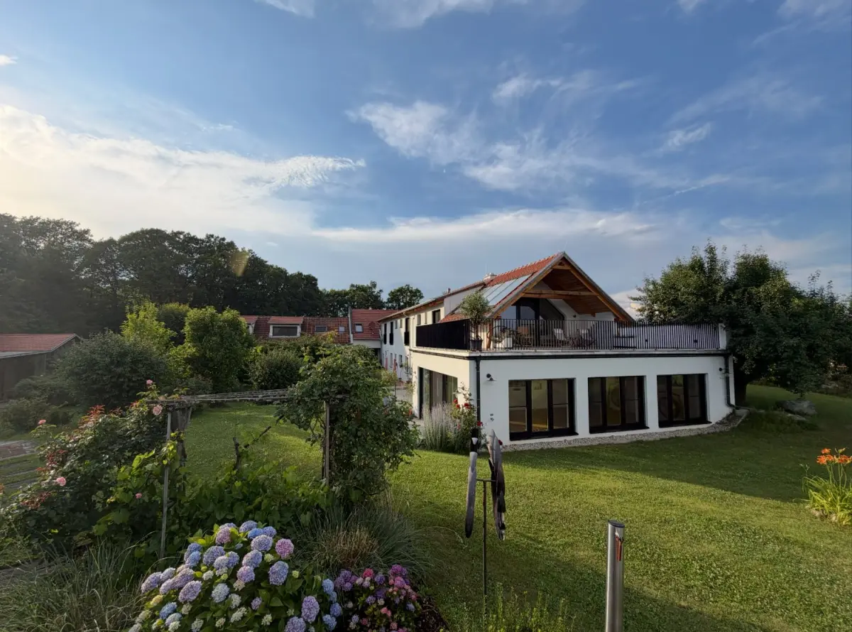 Yogahof Kukmirn